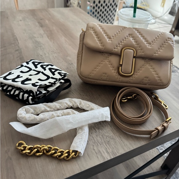 Marc Jacobs quilted crossbody - Picture 1 of 6